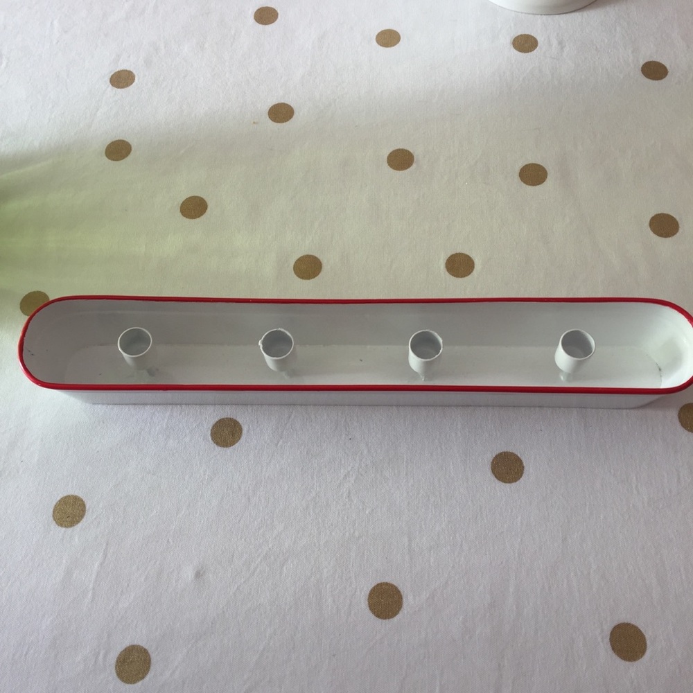 (Set of 2) NWT Threshold White and Red Metal Tray Holds Four Candles - Picture 8 of 8
